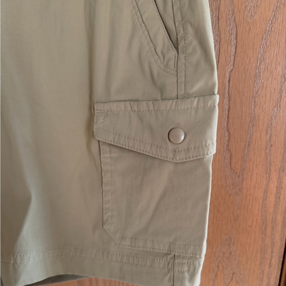 EDDIE BAUER Like New Stretch Cargo Pocket Tan Khaki Casual Outdoor Shorts Size 4 - Picture 3 of 11